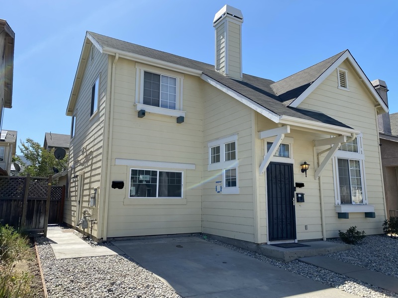 Private Room in 3Bed.3Bath