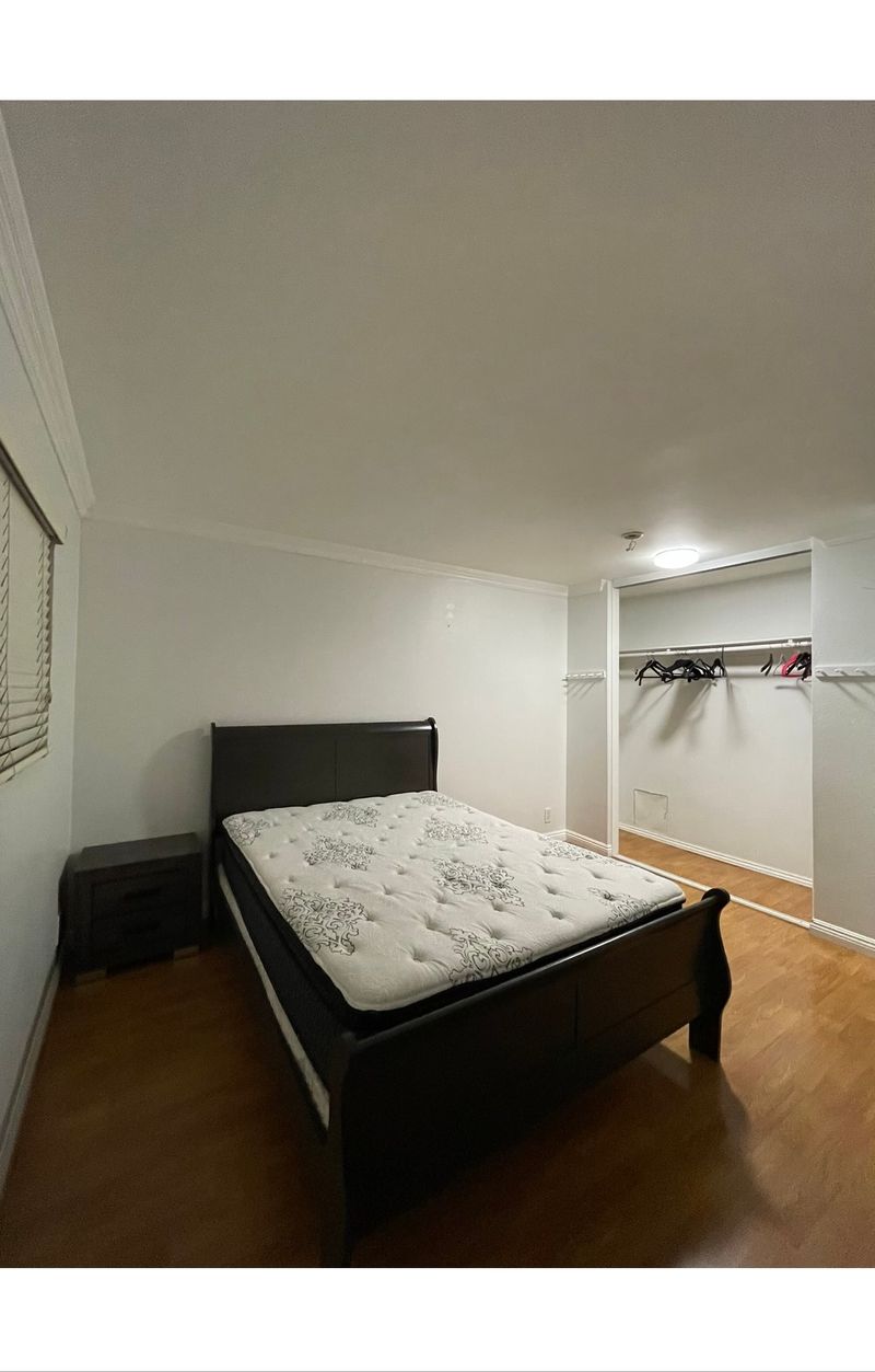 roommates in Tarzana Private Room in 2Bed.2Bath - cirtru.com