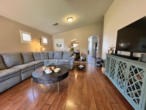 Private Room in 1Bed.1Bath