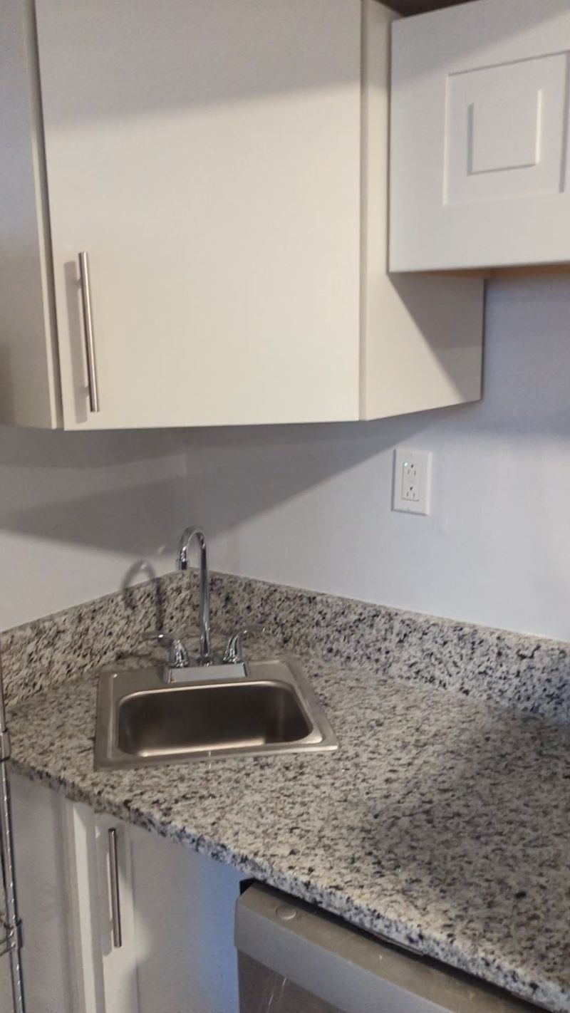 roommates in Potomac Entire Place 1Bed.1Bath - cirtru.com