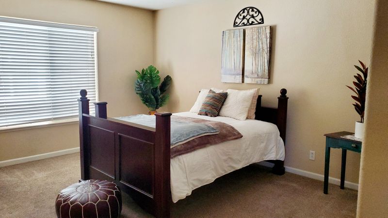 roommates in Oakley Private Room in 6Bed.3Bath - cirtru.com