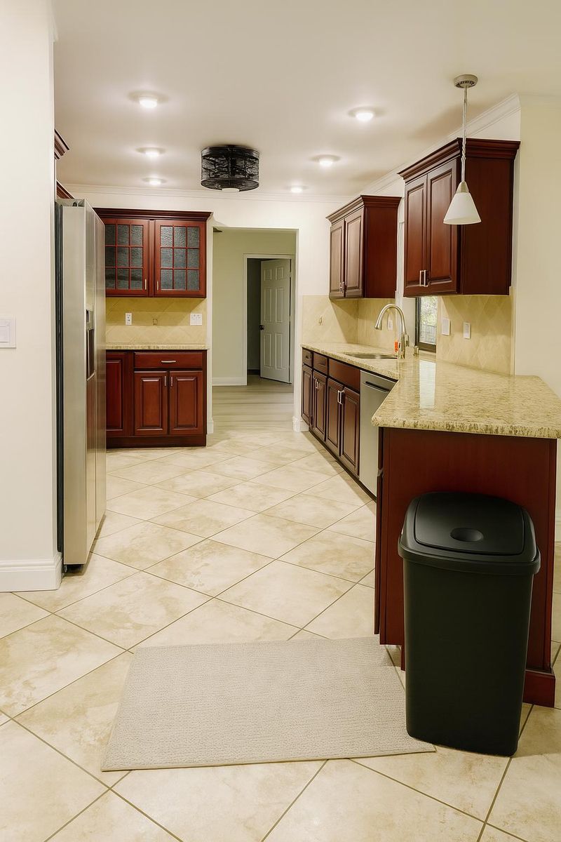 roommates in Undisclosed, Cape Coral, FL 33990 Budget-Friendly Living in Cape Coral – Spacious Rooms, Great Location (id. 13672) - cirtru.com