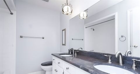 Comfortable & spacious Charlotte House with Television (id. 8775)