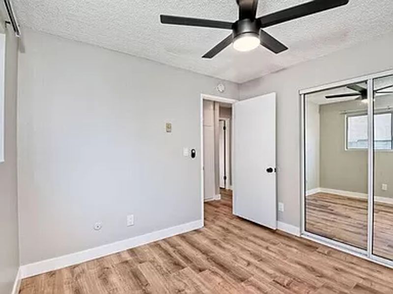 roommates in Vista Room2Bed.1.5Bath - cirtru.com