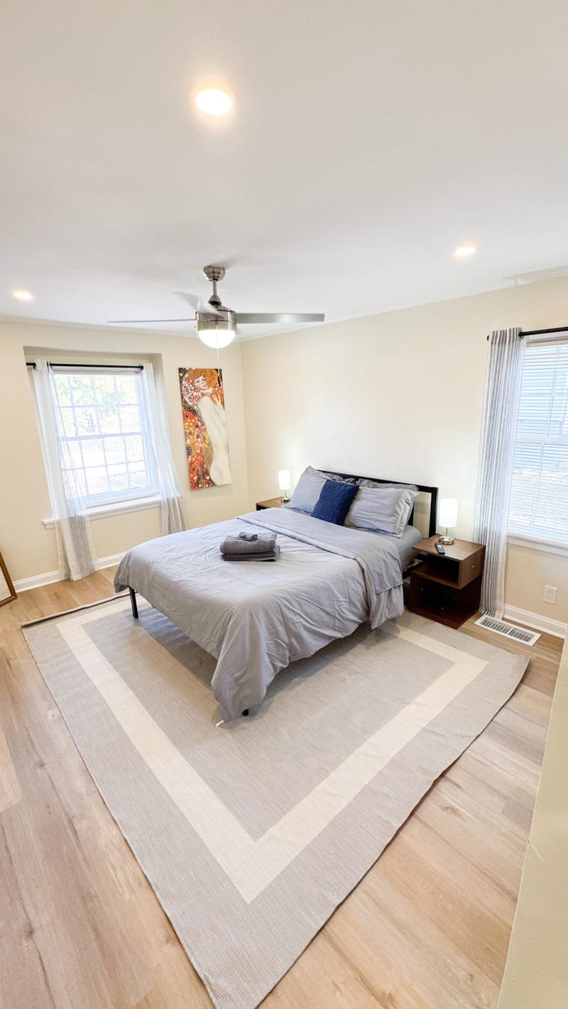 Live in River Park an urban oasis. (id. 45571)