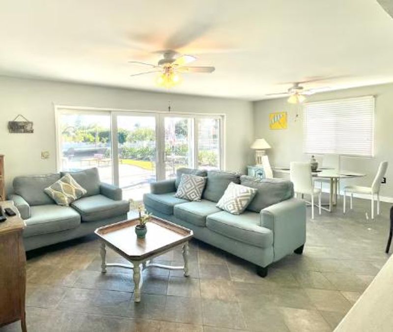 roommates in Undisclosed, Cape Coral, FL 33904 High Quality Pool Home  5 Minutes Walking Distance from Winn-Dixie   Living Room Included! (id. 20913) - cirtru.com