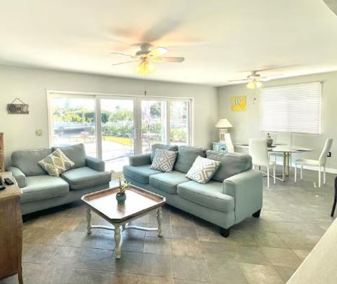 High Quality Pool Home  5 Minutes Walking Distance from Winn-Dixie   Living Room Included! (id. 20913)