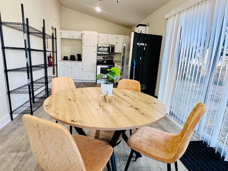 roommates in Undisclosed, Jacksonville, FL 32225 Award Winning HOSTLocation Location Location Charming & Quiet Fort Caroline Home Hidden Hills Golf  Close to Downtown Jax  San Marco St. Johns Town CenterBeaches (id. 29090) - cirtru.com