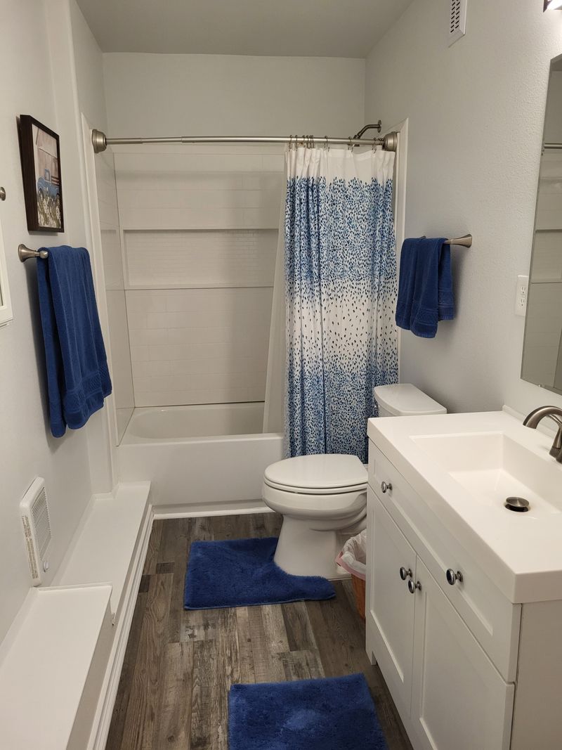 roommates in Milwaukie Entire Place 1Bed.1Bath - cirtru.com