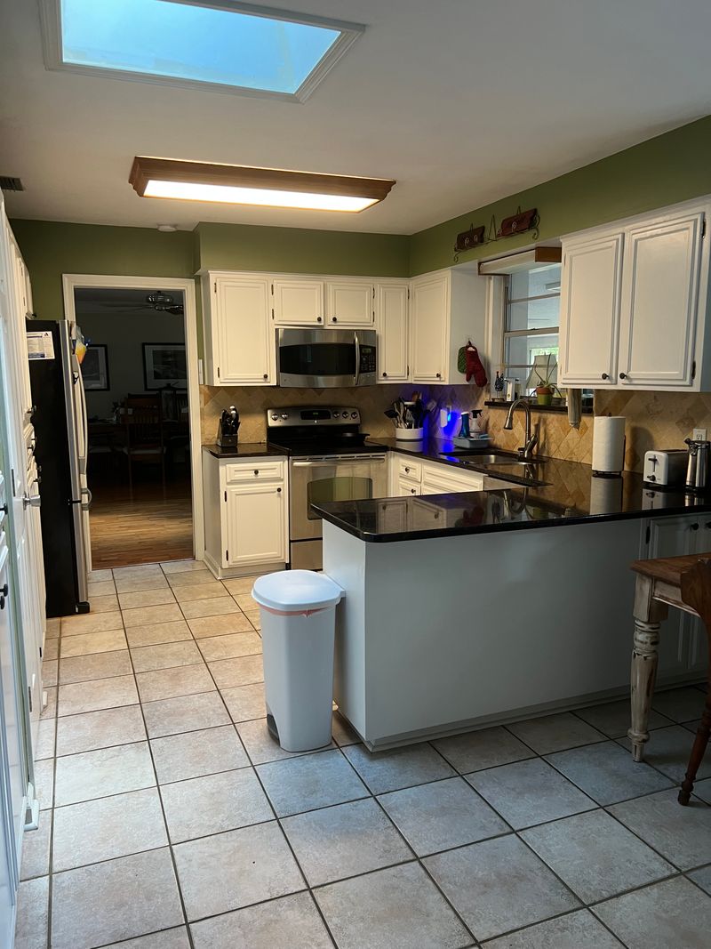 roommates in Orange Park Private Room in 3Bed.1Bath - cirtru.com