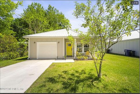 Comfortable & homey St. Augustine House with Backyard (id. 9855)