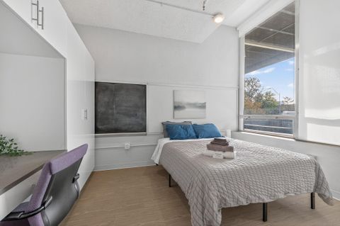 4BR Co-Living Apartment  | Basketball Gym  + Modern Common Areas. Dorm style living (id. 31702)