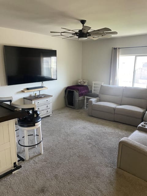roommates in Undisclosed, Buckeye, AZ 85326 Modern & spacious Buckeye House with Dining area (id. 12492) - cirtru.com