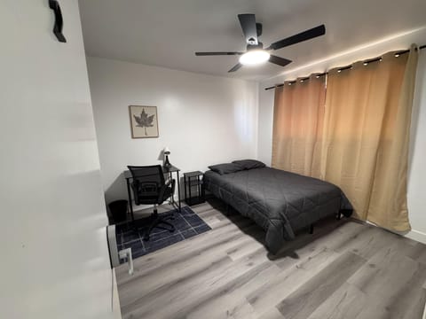 roommates in Undisclosed, Phoenix, AZ 85031 Brand New and Newly Renovated & Furnished Home in Maryville - one minute walk to the bus stop - washer & dryer - workspace - closet in every bedroom - 2X a month cleaning (id. 41134) - cirtru.com