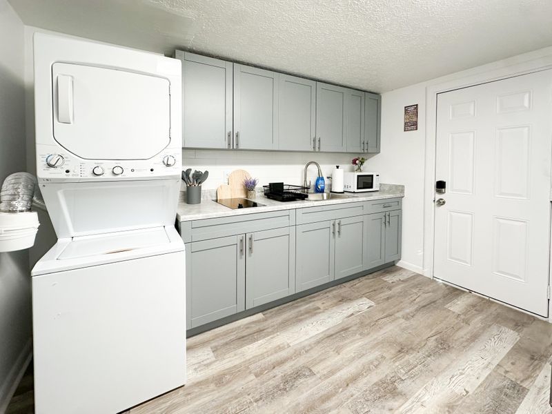 Tampa Duplex / Multiplex with Dining area. Homey & cozy (id. 10879)