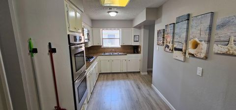 roommates in Undisclosed, Houston, TX 77016 Your Houston Haven: Private Furnished Room | All-Inclusive, Fast Wi-Fi & Study Desk (id. 16690) - cirtru.com