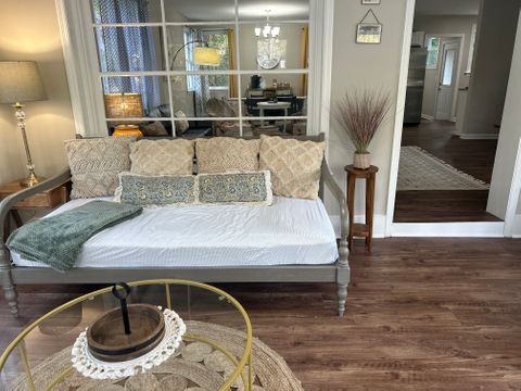 Entire Place 4Bed.2Bath