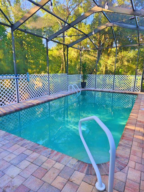 New! Premium PadSplit! Beautiful Modern House with Pool, Wifi, Big Tvs and more! (id. 22233)