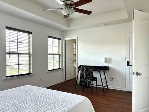 10 min for DT Raleigh| Washer Dryer| All Utilities Included| Be the first to Book (id. 34758)