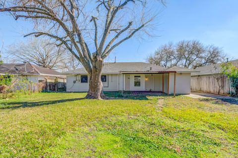 Top Host Updated & Charming Thornwood Home! (id. 963)