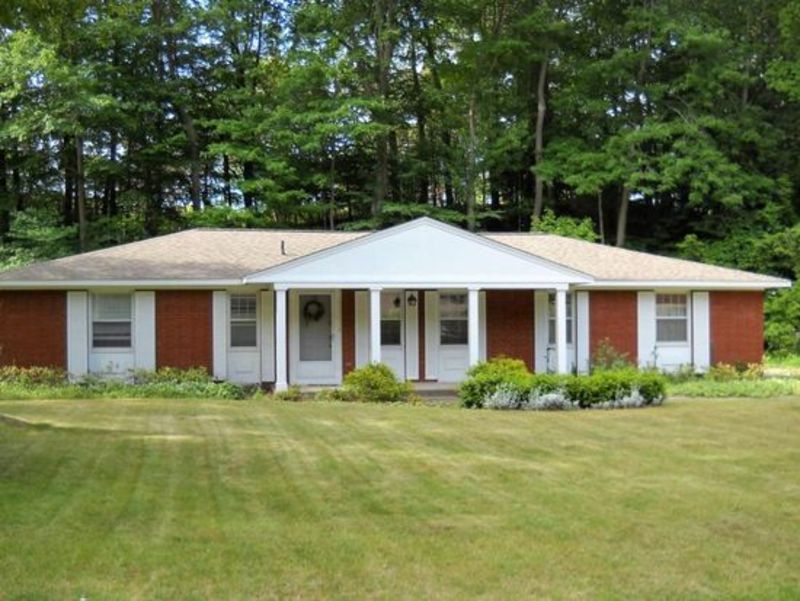roommates in Norton Shores Private Room in 2Bed.2Bath - cirtru.com