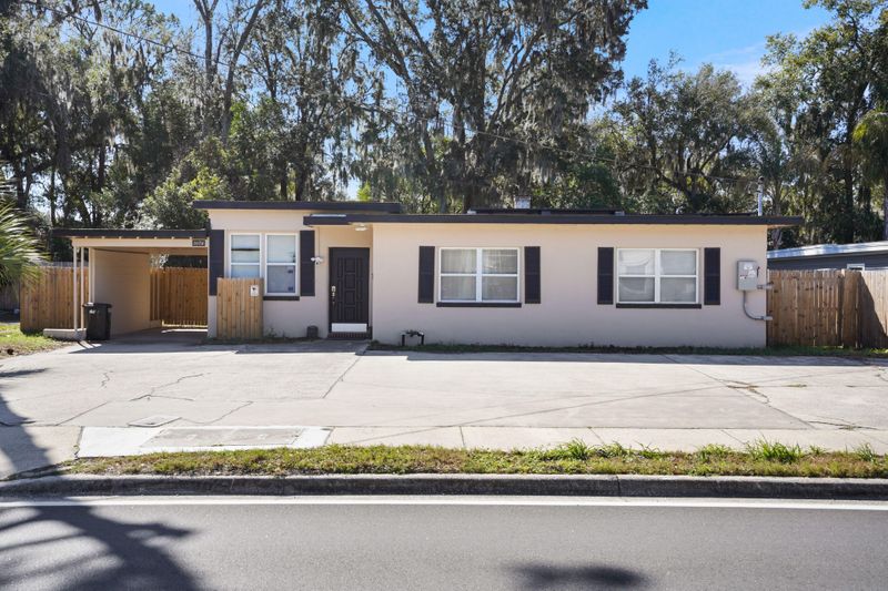 roommates in Undisclosed, Jacksonville, FL 32217 Beautiful recently renovated home, with great location, near shops and bus stops (id. 30362) - cirtru.com