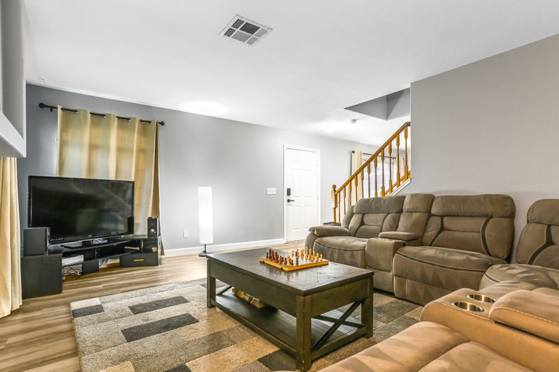 roommates in Las Vegas Entire Place 3Bed.2.5Bath - cirtru.com