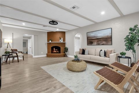 Newly-renovated & modern Orlando House with Backyard (id. 12445)