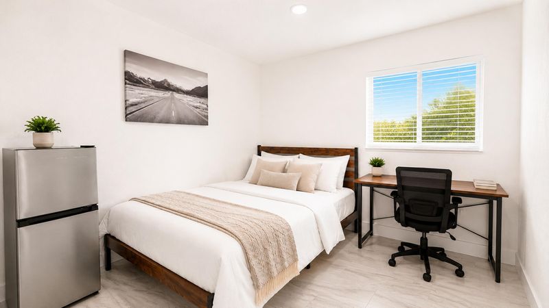 LAST ROOM AVAILABLE  |  New CoLiving near Kirkman Rd and Universal | Personal Mini Fridge in the rooms  Managed by a Top Rated Host |  High Speed Wi-Fi 7   | On-Site Laundry  | Secure, Private, Furnished Rooms (id. 34413)
