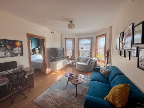 Entire Place 3Bed.1Bath