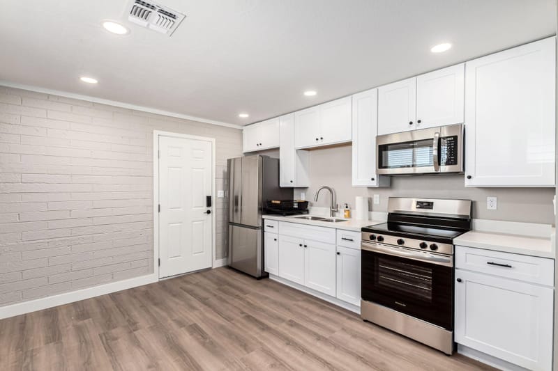 Modern Phoenix Co-Living | Furnished Rooms + Utilities & WiFi Included!  Experienced Host (id. 18326)