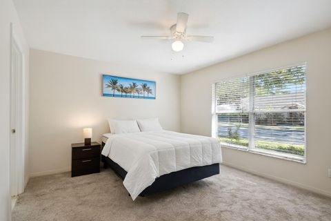 Cozy Modern Home in Melbourne | Near Work + Coastal Living (id. 21342)