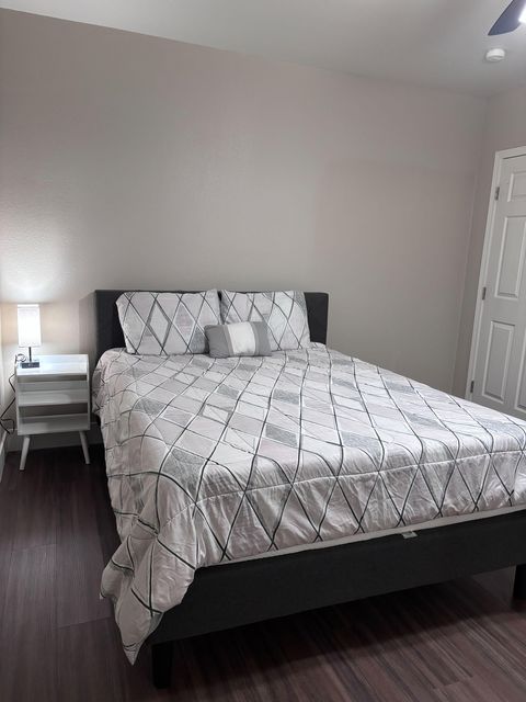 Modern Living in the Heart of Las Vegas (id. 26710)