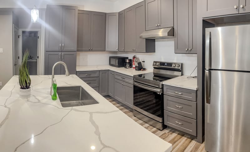 Modern & cozy Houston Duplex / Multiplex with Workspace/ 2 blocks from Metrorail (id. 2251)
