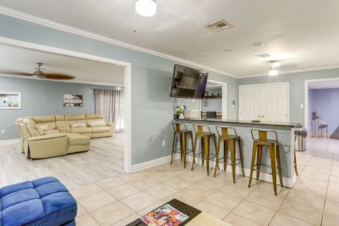Entire Place 4Bed.2Bath