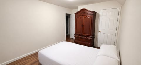 Private Room in 1Bed.1Bath