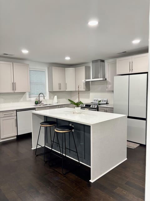 roommates in Undisclosed, Atlanta, GA 30315 Stylish Modern Home Near Airport (id. 29291) - cirtru.com