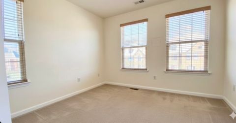 Private Room in 3Bed.2.5Bath