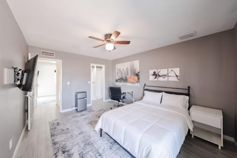 Tempe  All Inclusive Modern Furnished Room - Smart TV all Rooms. Close to Freeway, Arizona Mills Mall (id. 43527)
