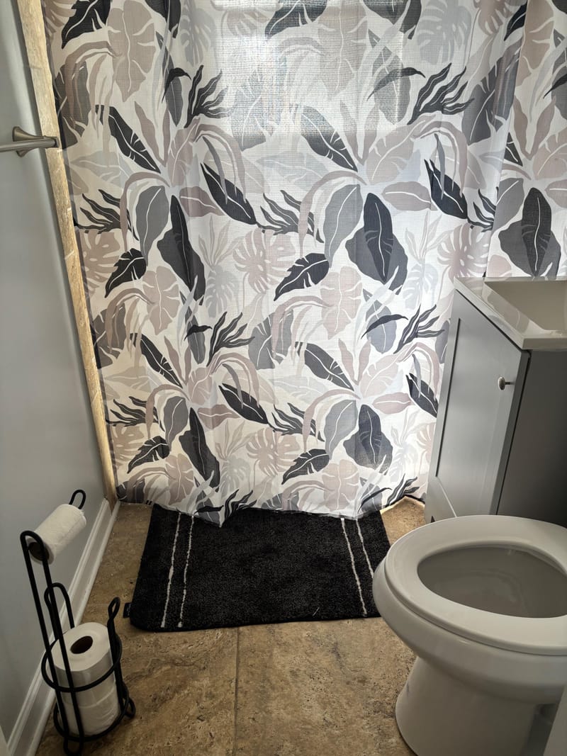 Live in Glenrose Heights (id. 44010)