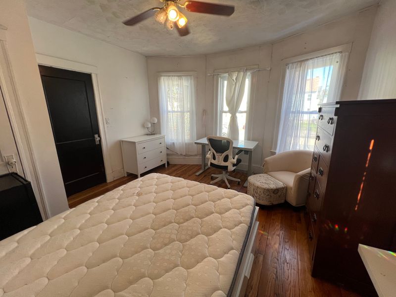 roommates in Dorchester Private Room in 3Bed.1Bath - cirtru.com