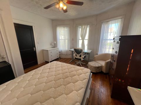 Private Room in 3Bed.1Bath