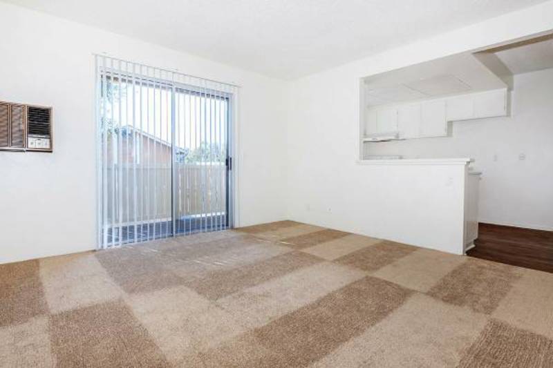 Large Studio to sublease $700 OFF!