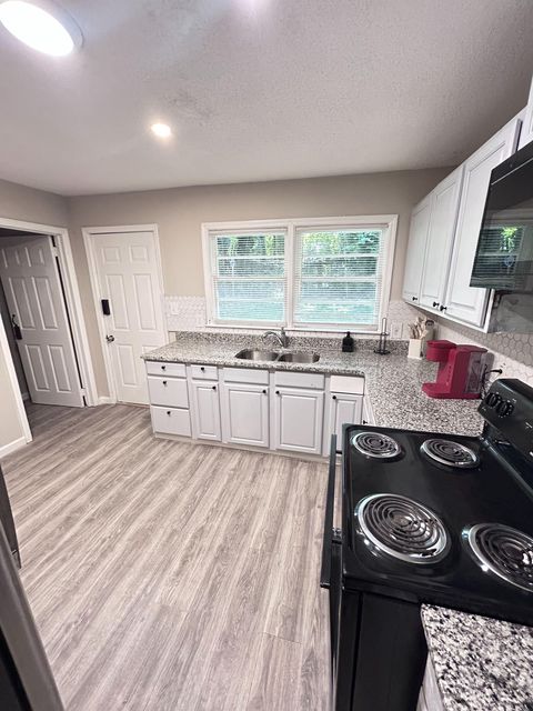 roommates in Undisclosed, Atlanta, GA 30314 Live in Hunter Hills, a 5 minute walk to transit stop Joseph E Boone Blvd NW @ Holly Rd NW (id. 15709) - cirtru.com