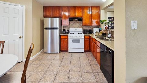 Cozy & homey Houston House close to shopping and Hobby Airport (id. 9191)