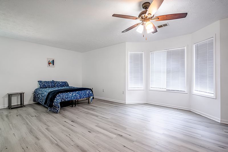roommates in Undisclosed, Jonesboro, GA 30238 Clean & Comfortable Jonesboro Home | Furnished, Secure, and Spacious | No Move-In Fee , Free Wi-Fi , Monthly Cleanings , Bus Stop 1 Mile Away , and Grocery Store 0.4 Miles Away (id. 1617) - cirtru.com