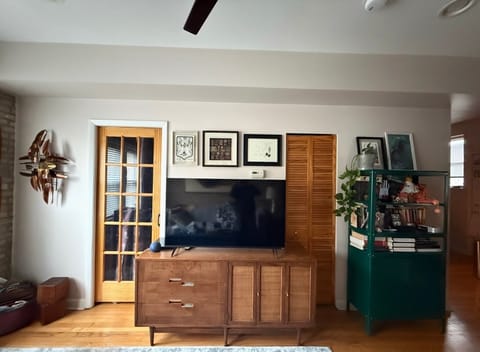 roommates in Chicago Entire Place 2Bed.1Bath - cirtru.com