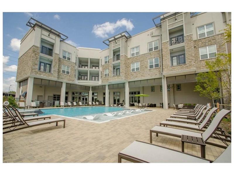 Luxury Apt-Looking for 2nd Roommate