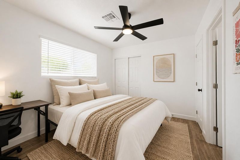 Beautiful Fully Remodel  in Mesa. 3 Fridges-3 sets of Washer/Dryers. (id. 34384)