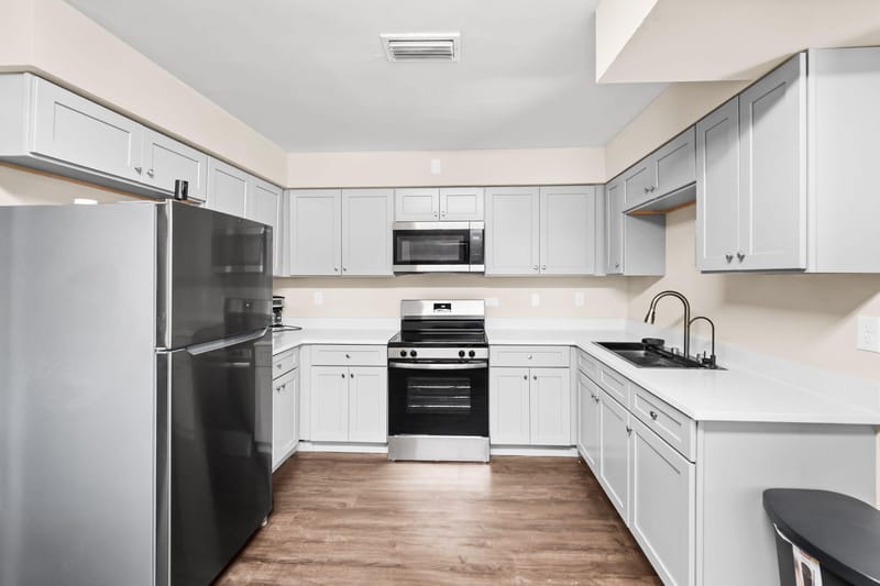 Save Money! All Utilities Included  Clean & Comfortable (id. 38429)
